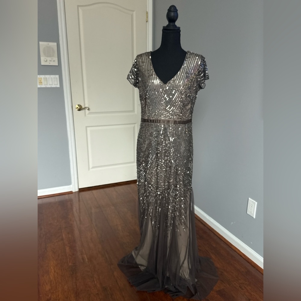 Adrianna Papell Art Deco Beaded Gunmetal Evening Gown Size 12 Formal Dress